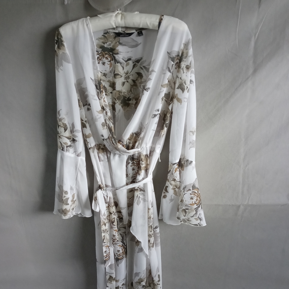 Elegant Long White & Olive Green Blouse